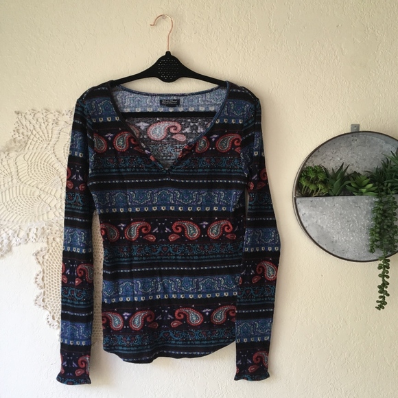 Lucky Brand Tops - Lucky Brand paisley waffle knit pattern thermal